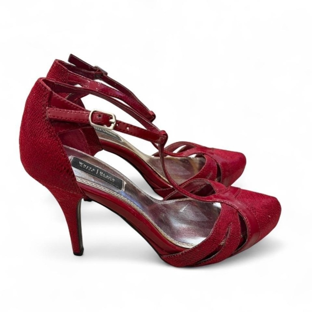 White House Black Market Avery Red Snakeskin Patent T-Strap Heels Womens 7M - Picture 3 of 5
